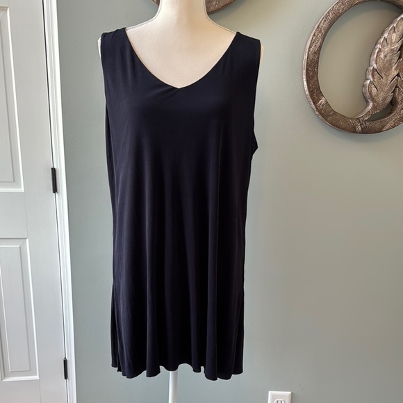 Elegant Eileen Fisher Navy 100% silk Sleeveless Top extra long - Picture 3 of 8